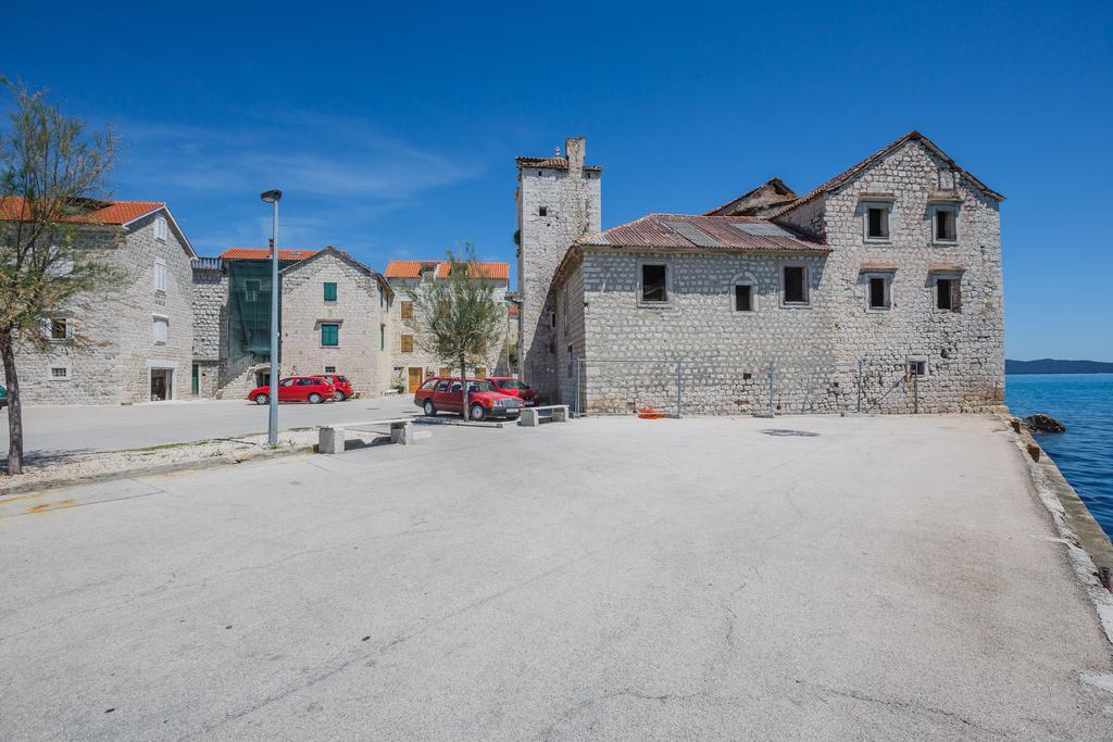 Apartments Villa Karlo Kaštela Exteriör bild