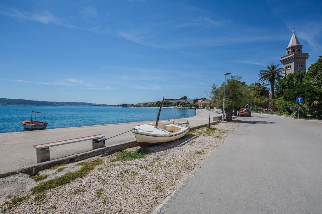 Apartments Villa Karlo Kaštela Exteriör bild