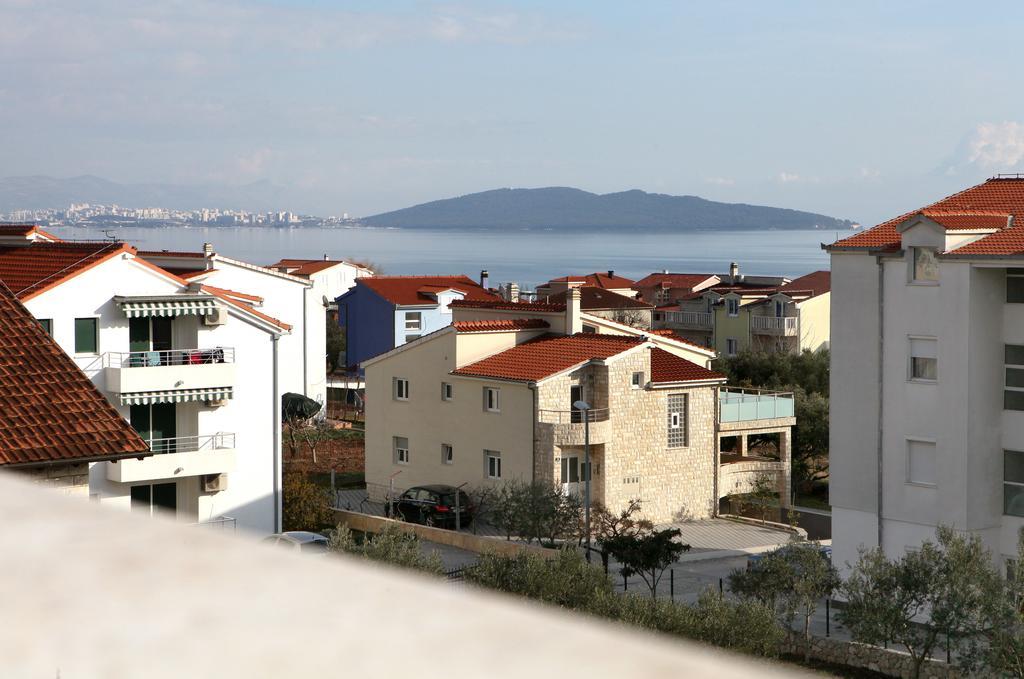 Apartments Villa Karlo Kaštela Exteriör bild