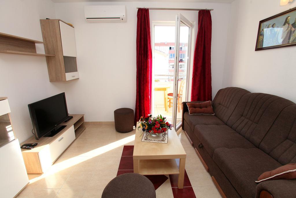 Apartments Villa Karlo Kaštela Exteriör bild